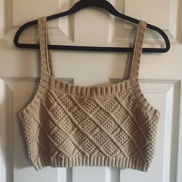 Current Air Cropped Sweater Tank - Picture 2 of 6